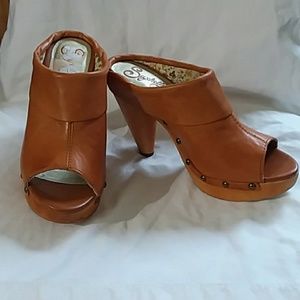 Seychelles Tan Size 7.5